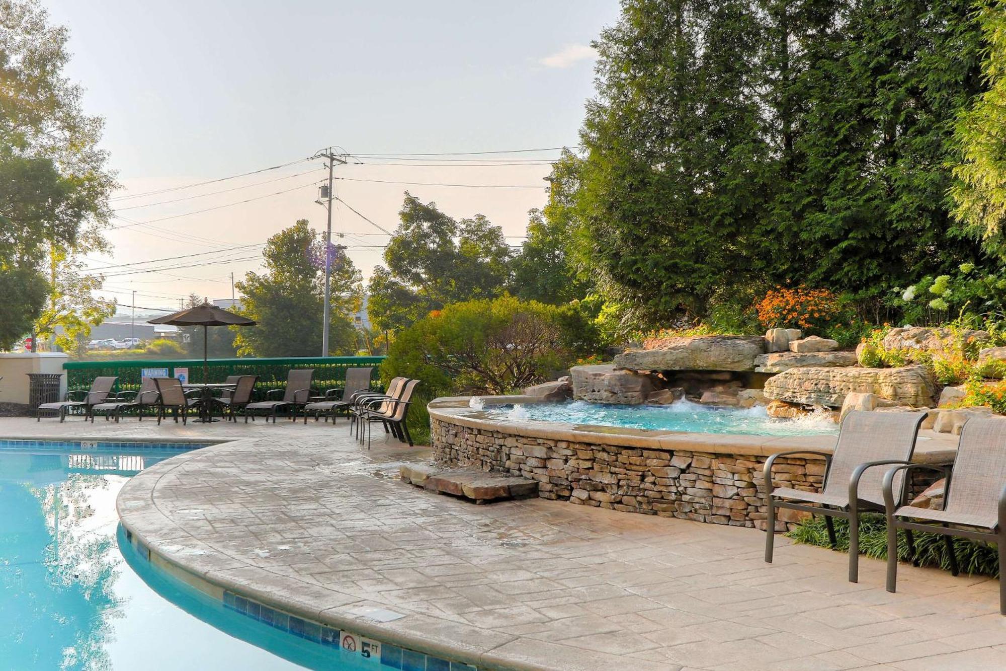 Inn Quality Near The Island Pigeon Forge